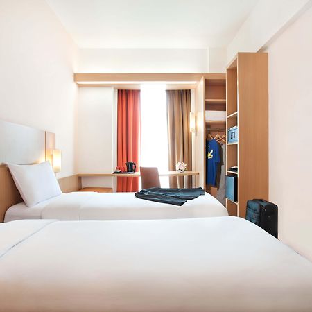 ไอบิส บันดุง ทรานส์ สตูดิโอ Hotel ภายนอก รูปภาพ