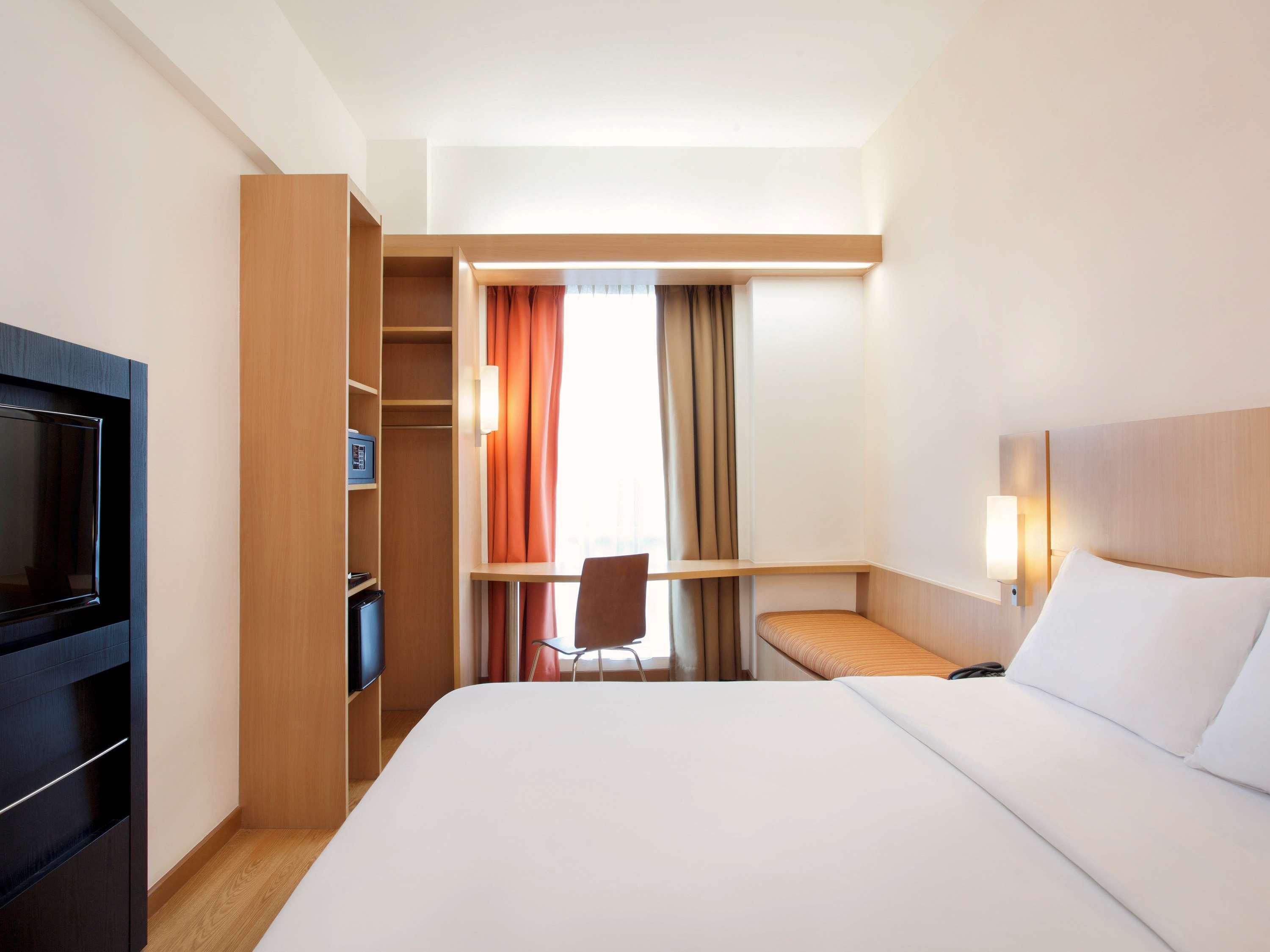 ไอบิส บันดุง ทรานส์ สตูดิโอ Hotel ภายนอก รูปภาพ