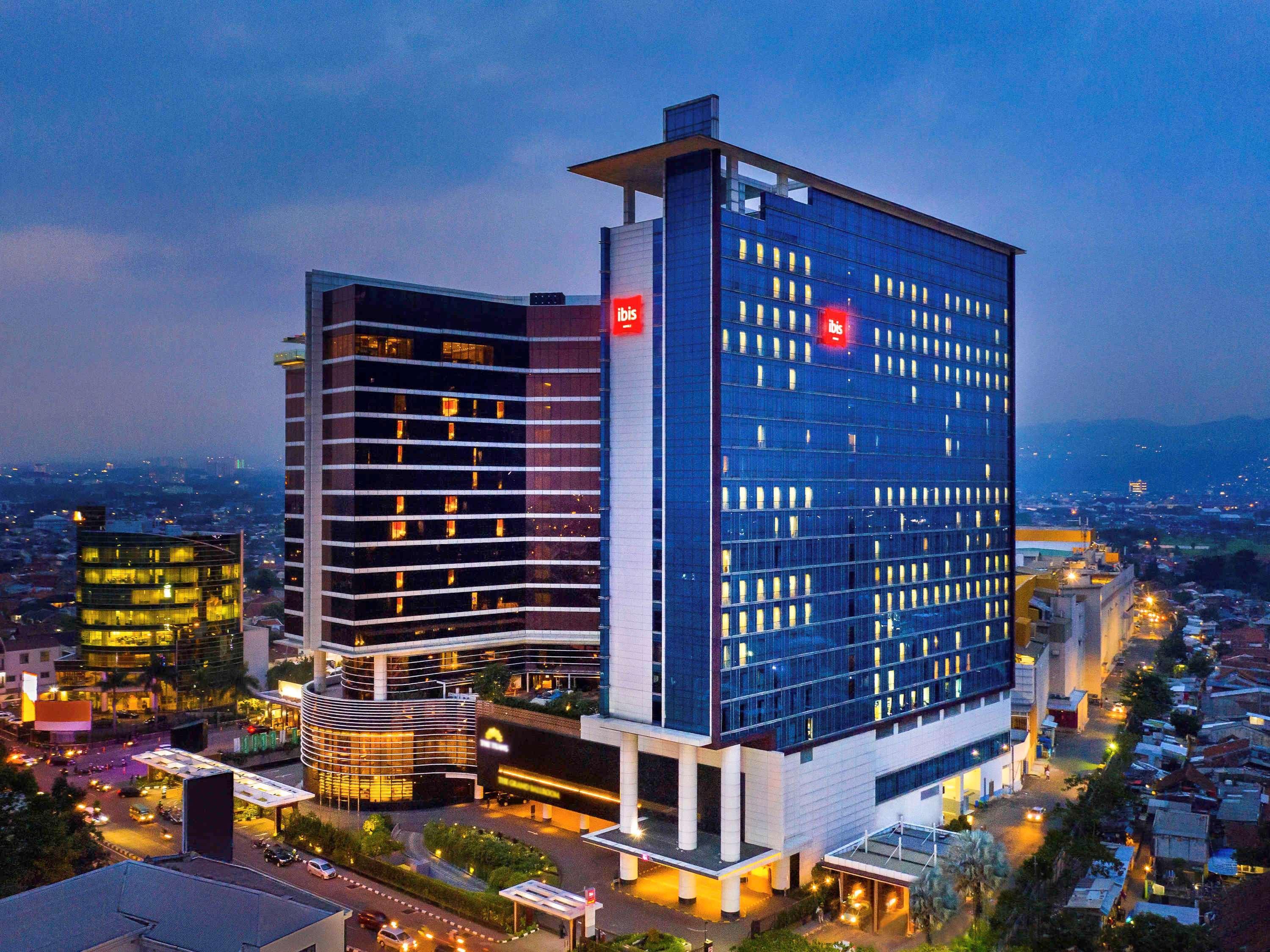 ไอบิส บันดุง ทรานส์ สตูดิโอ Hotel ภายนอก รูปภาพ