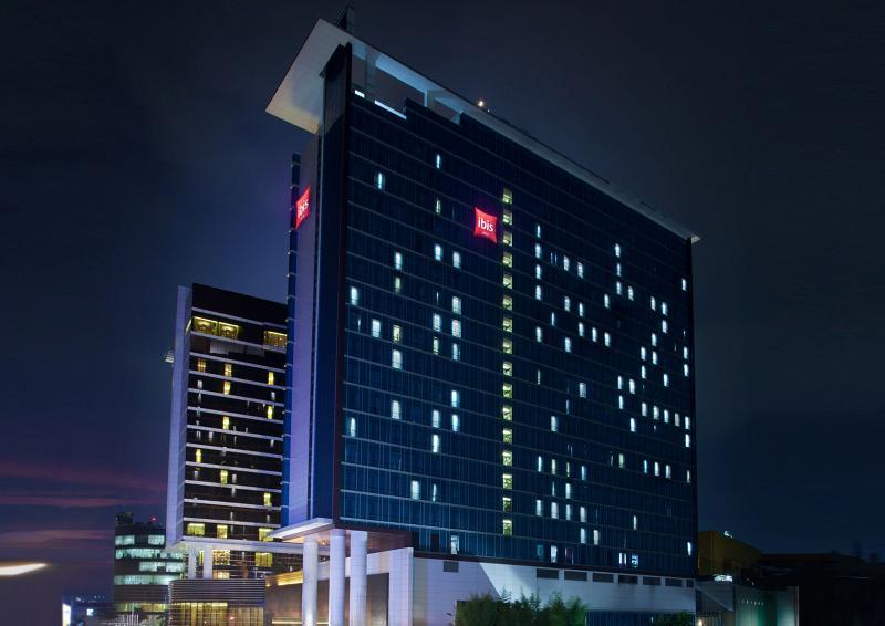 ไอบิส บันดุง ทรานส์ สตูดิโอ Hotel ภายนอก รูปภาพ