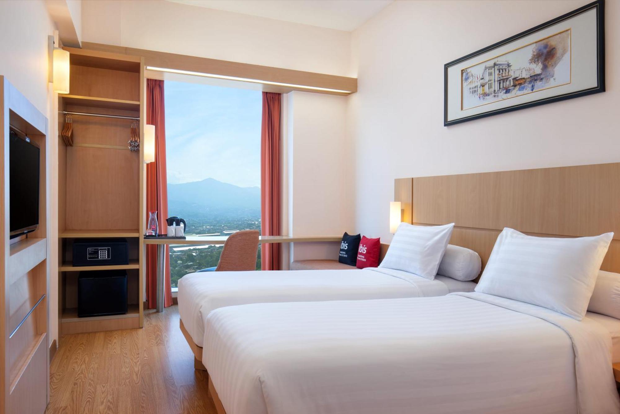 ไอบิส บันดุง ทรานส์ สตูดิโอ Hotel ภายนอก รูปภาพ